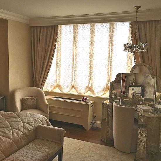 Traditional Bedroom Window Treatment