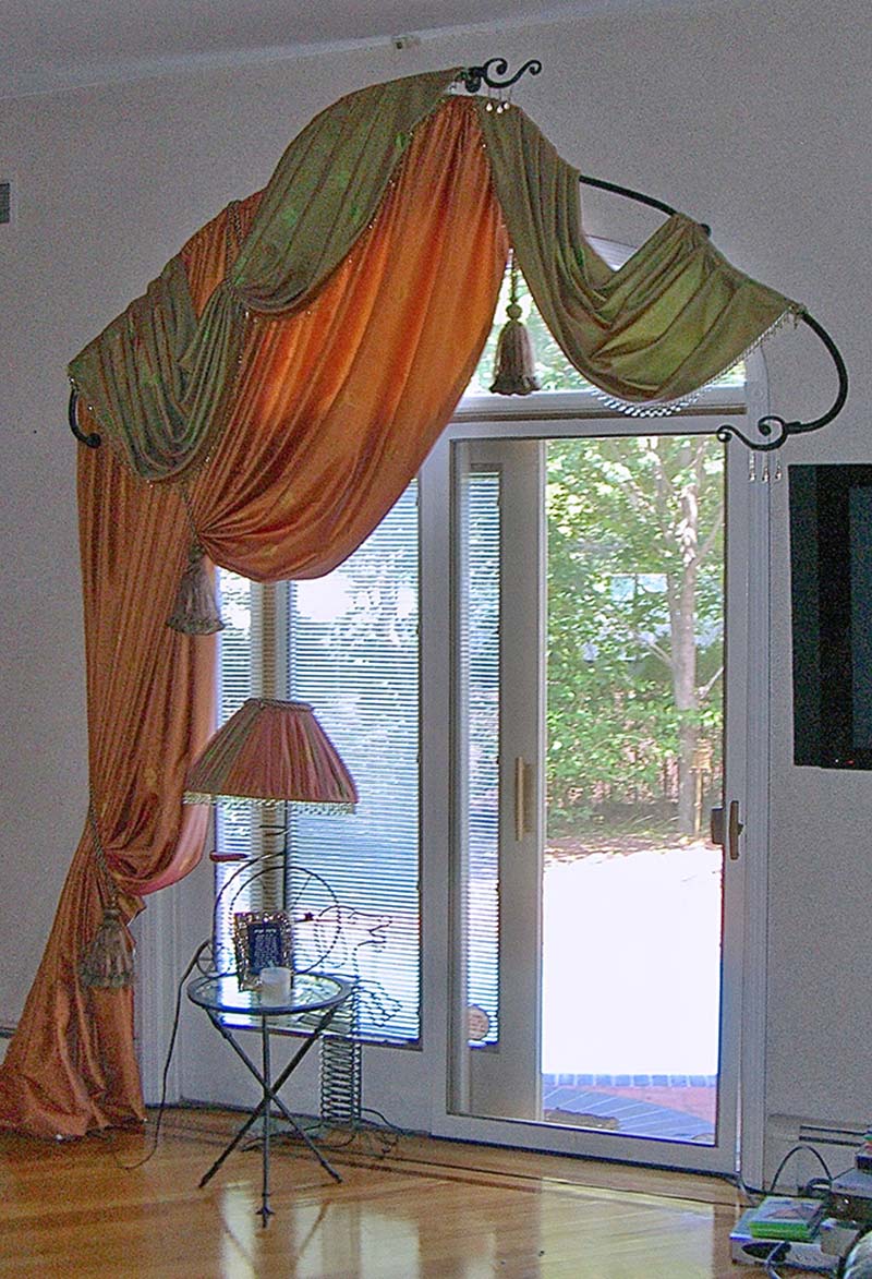 Modern Living Room Window Treatment