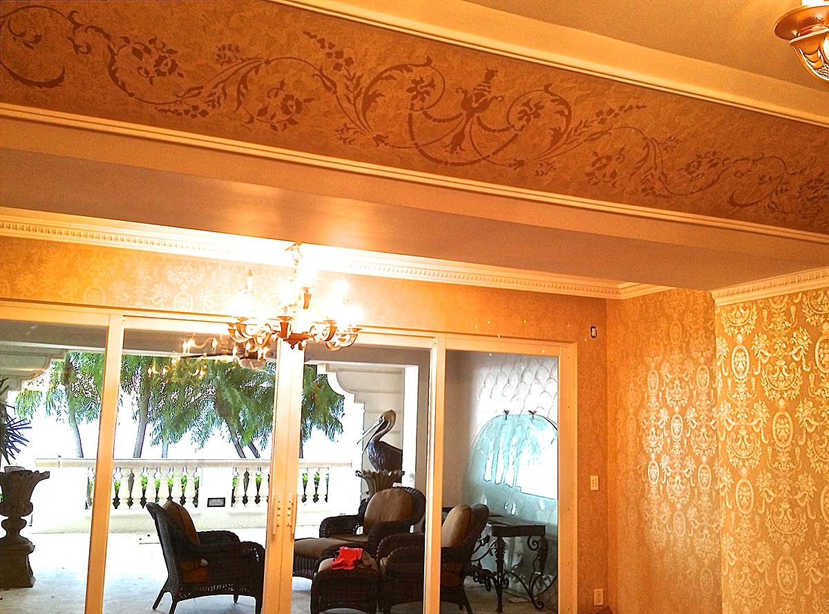 Stenciling and Lace Decorative Finishes